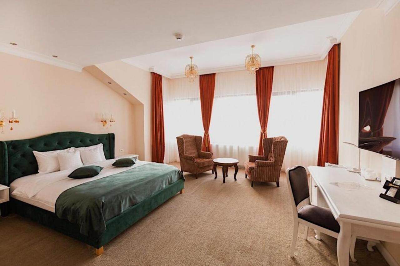 4cardinal's Boutique 3*