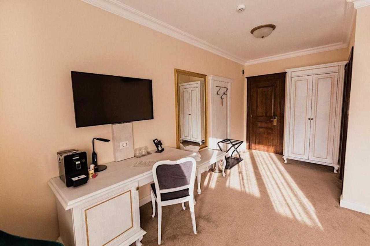 4cardinal's Boutique Hotel