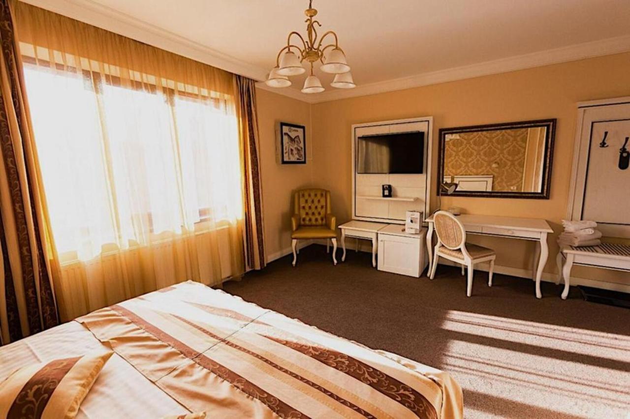 4cardinal's Boutique 3*