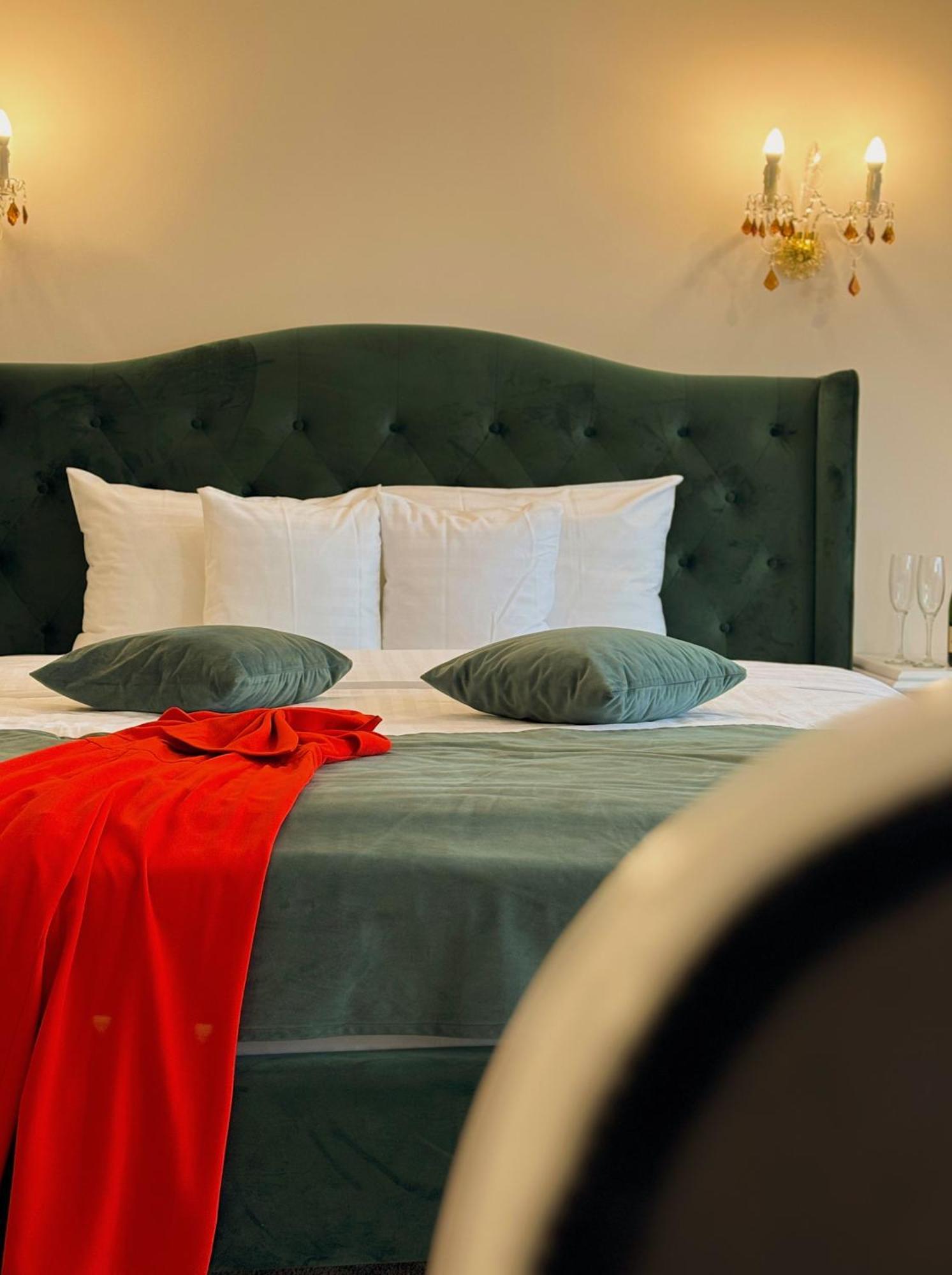 4cardinal's Boutique 3*